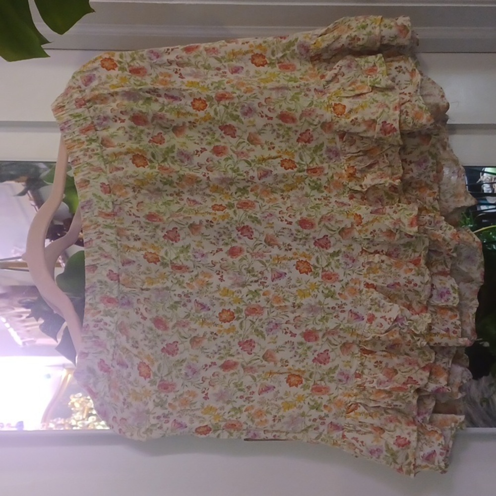 CROSSLAND Creme and Pink Multi Floral Flare Tiered Ruffle Hem Mini skirt sz.M